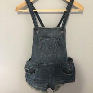 Overall shorts